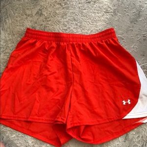 Under Armour sz Small orange running short